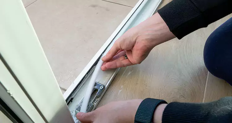 Garage Door Off Track Repair in Pleasant Hill, CA